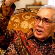 Try Sutrisno Meninggal Dunia, Ini Profil Wapres ke-6 Republik Indonesia