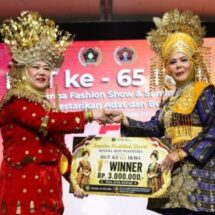 IKWI Riau Juara I Fashion Show Busana Adat Nusantara Tingkat Nasional di Jakarta
